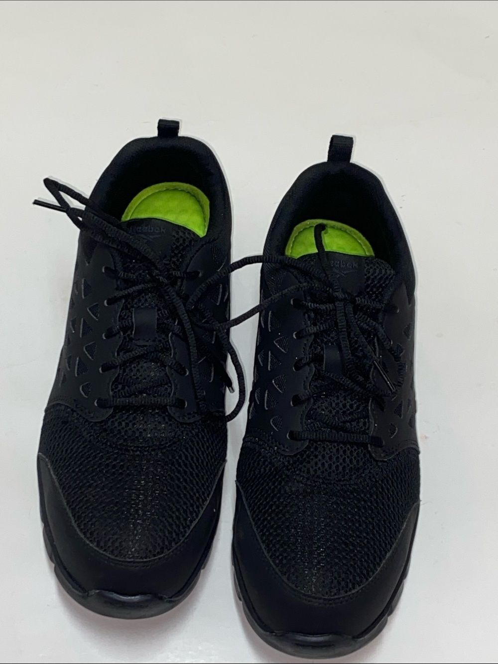 Reebok Men's Black Athletic Sneakers with Yellow Insole Accent 11.5M Shoe Work